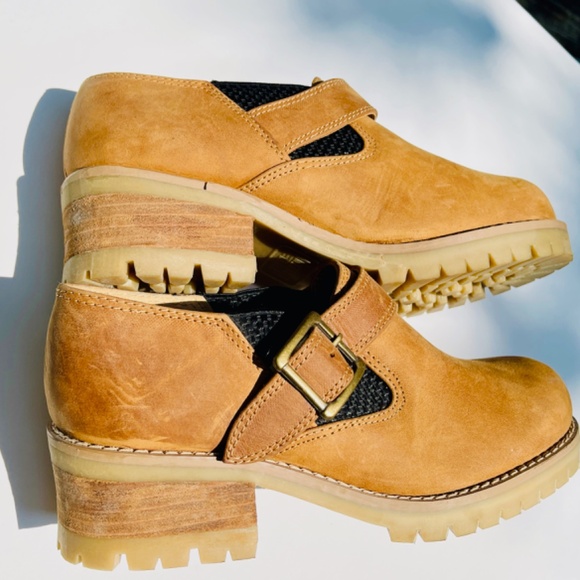 American Eagle Ankle Boot, Lug Sole- Light Brown Suede, Size 7.5, Brand New - Picture 3 of 5